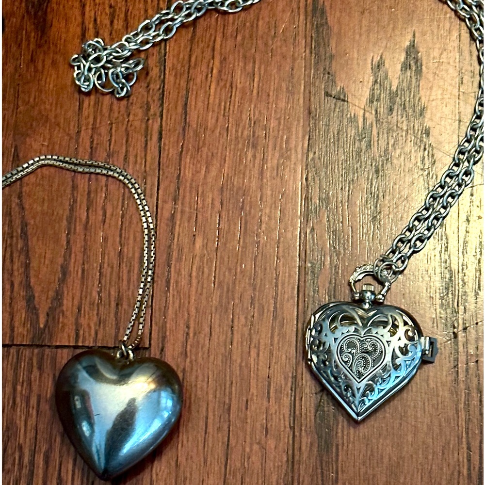 2 Heart necklaces with watch